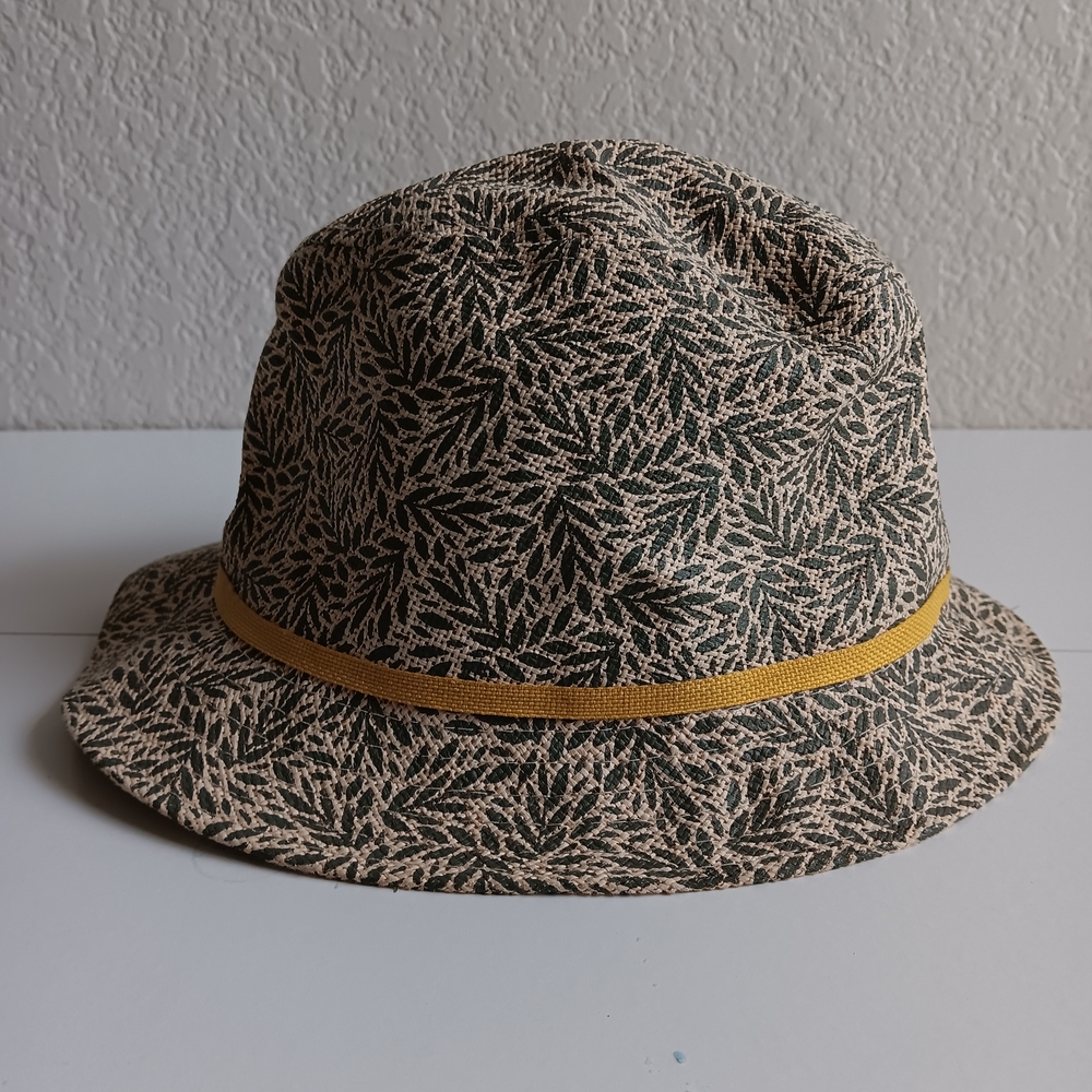 Stylish Patterned Men's Hat with Yellow Accent